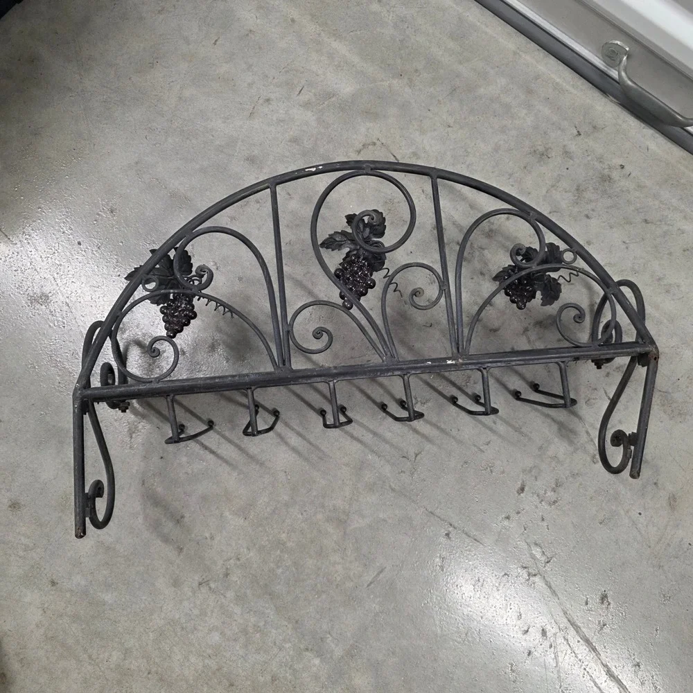 Wrought Iron Wall Mounted Wine Rack Stemware Glass Holder Grape Leaf Rustic Deco